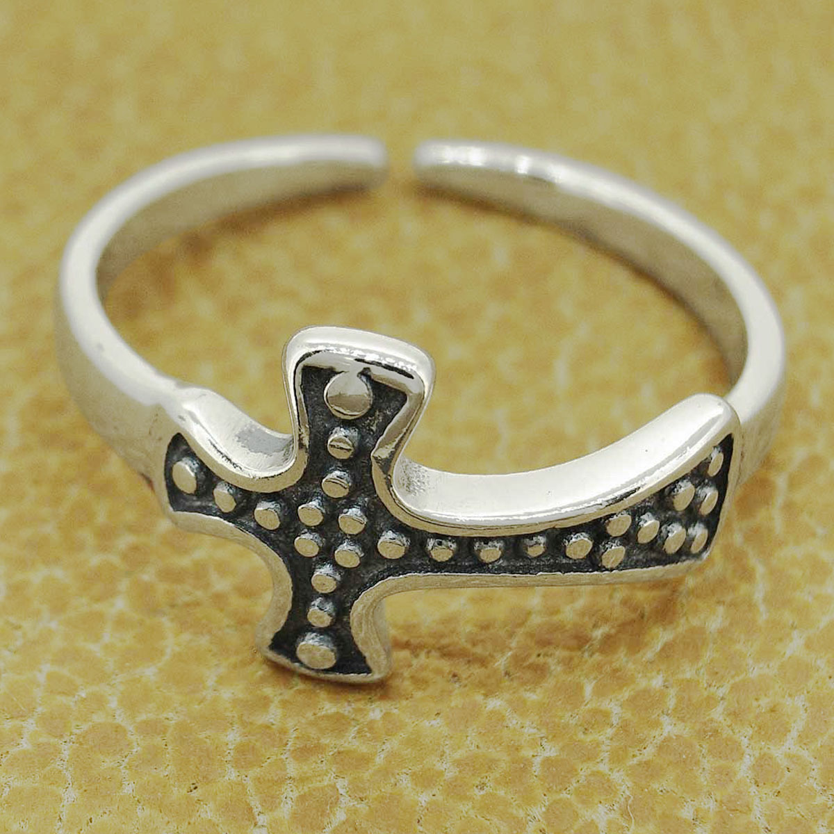 トゥリング クロス 十字架 ブラック レディース メンズ シルバー925 トーリング トゥーリング 足指指輪 ピンキーリングにも 配送員設置