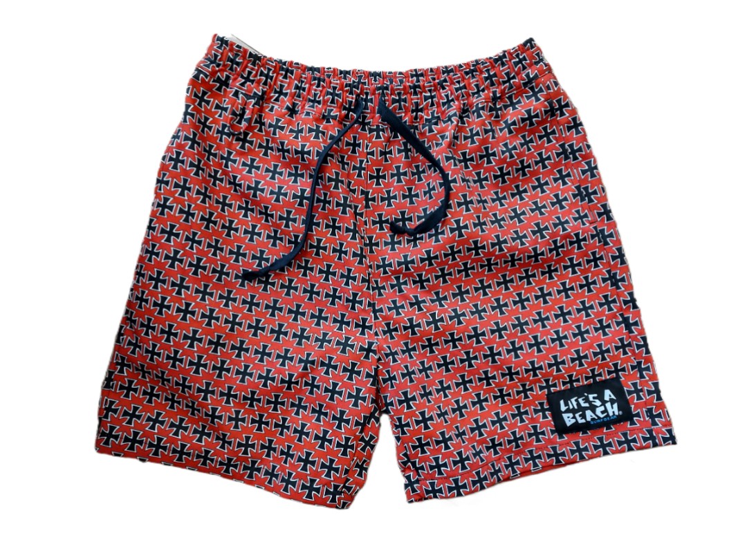 LIFE’S A BEACH ライフズアビーチ IRON CROSS SHORTS アイアン差し交わす 総柄 さる股引き たわい無い 二分の一ズボン下 RED 差し交わす