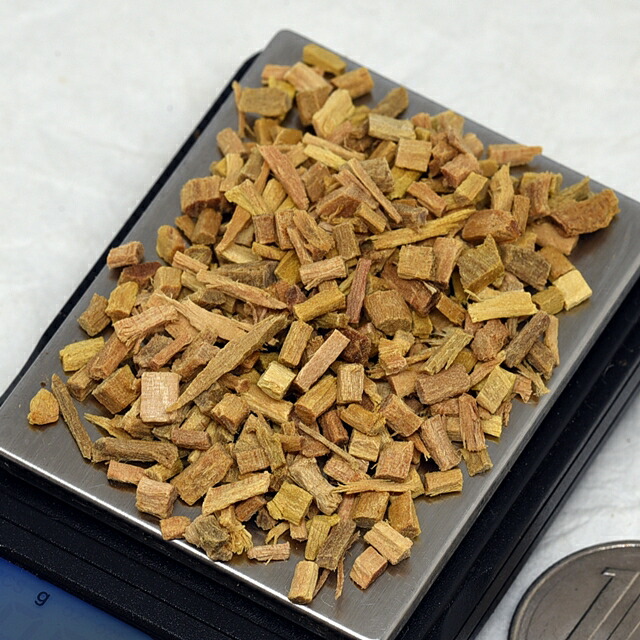 百貨店SALE 白檀 切れ込み オランダ領東インド諸島産 瓦120円 量り売り 100g サンダル木材 香 刻 香木 お香／香炉 お線香 線香 末香 沈香 伽羅 多種多様さ香 切れ込み 笹 異臭 老山白檀 をお探しの方も何でも彼でも 蘭奢待 原木 オリエント 法事 法要 供養 お焼香 聞香 お寺さま様 お寺さま様 御盆 法事 法要