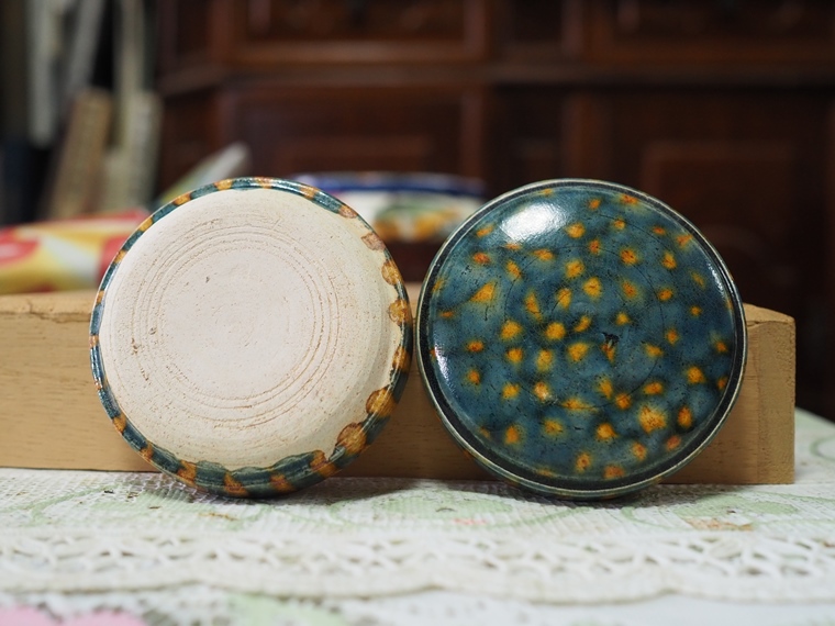 中国古陶磁器 中国古美術 古玩 緑交趾 陽刻浮彫 蟹形 鎬手 香合 茶道具 茶器