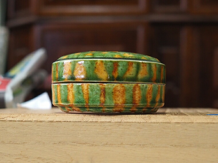 楽天市場】【中国 唐三彩 香合 香入れ 型押し 八角 緑釉】中国陶磁器