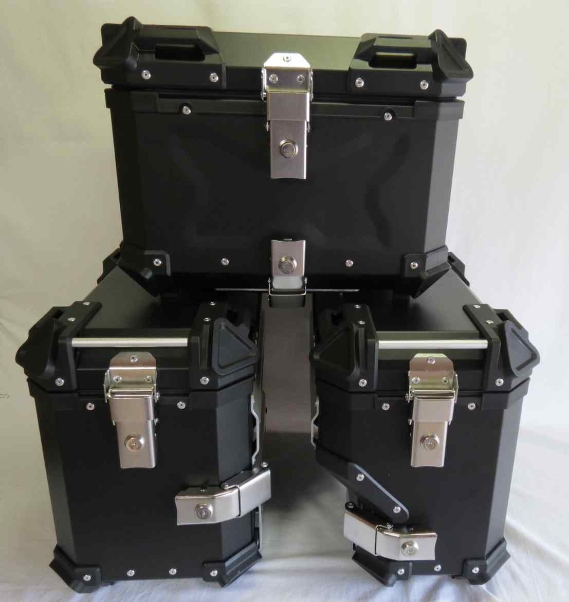 アルミケース リアボックス45L-B＋サイドボックス38LX2-B 汎用可 ツーリングボックス 3点セット｜海展貿易shop 45,403円