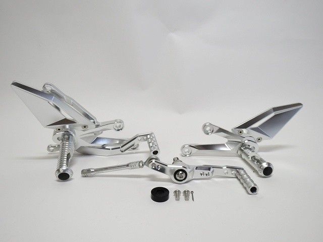 YAMAHA用 YZF-R7 YZFR7 YZF R7 2022 以降 調整式 バックステップ セット CNC 7075 材質 銀