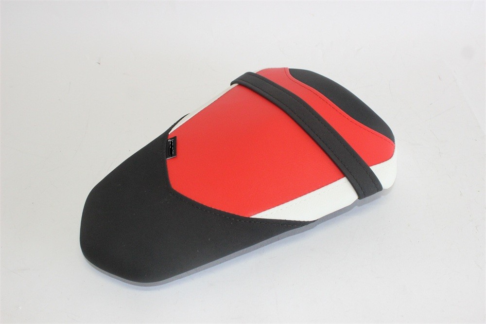 yzf-r25 YZF-R25 R25 yzf-r3 2025 以降 mt-25 mt-03 2025 以降 カスタム リアシート 赤X白