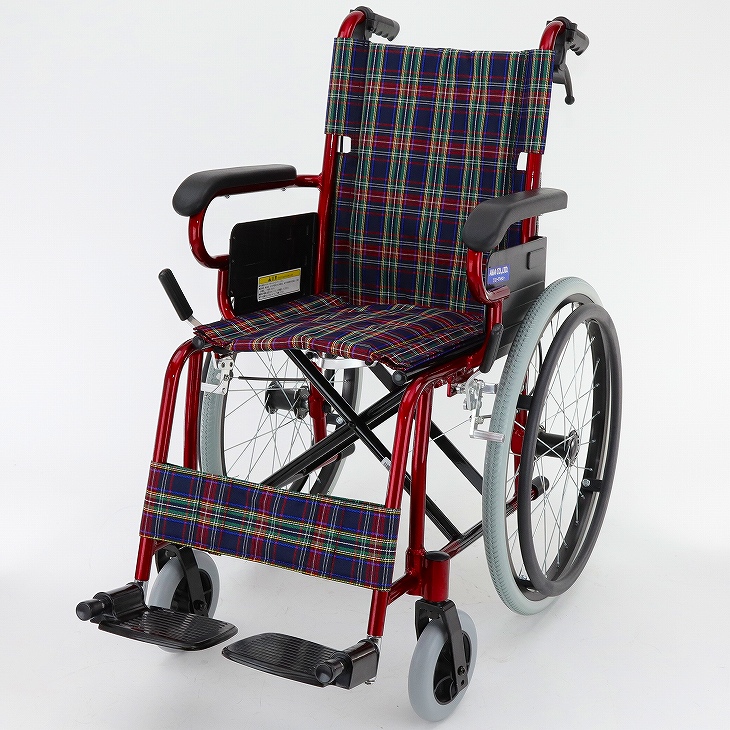 【楽天市場】車椅子 軽量 折り畳み カドクラ ラズベリー B110-ARB 自走式車イス スリムタイプ 幅狭車いす 送料無料 20インチ：カド