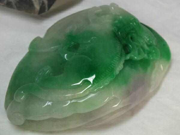 楽天市場】□龍香堂□☆ミャンマー翡翠（ひすい）彫物「櫛」107mm