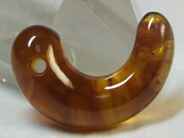 楽天市場】□龍香堂□☆黄系琥珀勾玉（34mm） : 龍香堂
