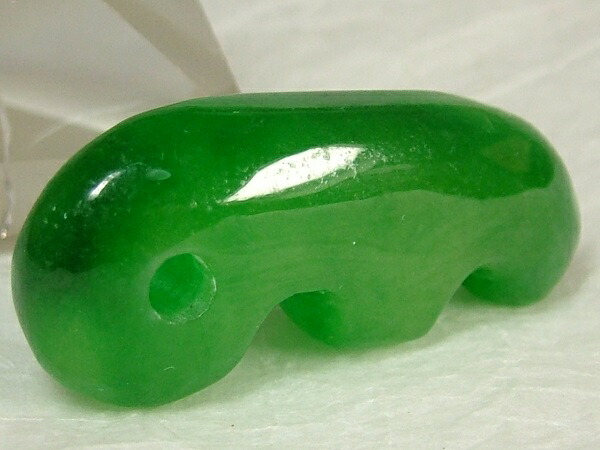 ■龍香堂■☆ミャンマー氷種翡翠（ひすい）獣形勾玉（41ｍｍ） 15,400円