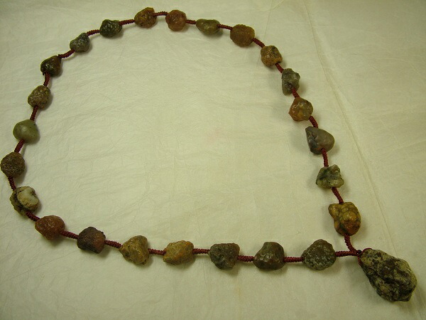 楽天市場】□龍香堂□☆昌化鶏血石 原石置物（94mm） : 龍香堂