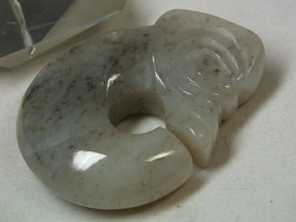 早年の旧蔵品 玉猪龍 コレクション品 芸術品 A celadon jade 'pig-dragon' (Zhulong) | 青玉豬龍| The
