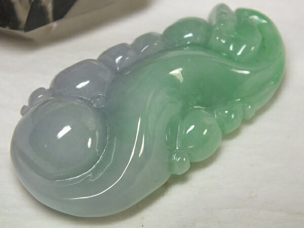 ■龍香堂■☆ミャンマー翡翠（ひすい）トップ宝珠５１ｍｍ（ｋ68）
