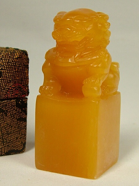 印材石　中国浙江昌化産　　山形田黄石 印材石 中国浙江昌化産 山形田黄石 篆刻用の石 種類