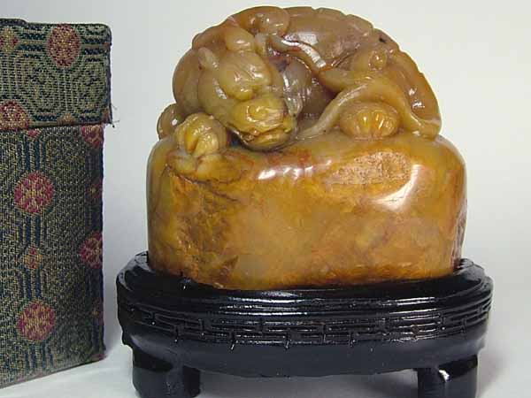 楽天市場】□龍香堂□☆珍品！田黄石印材置物53mm : 龍香堂