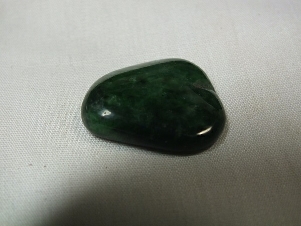 楽天市場】□龍香堂□「国石」糸魚川翡翠（ひすい）原石13mm : 龍香堂