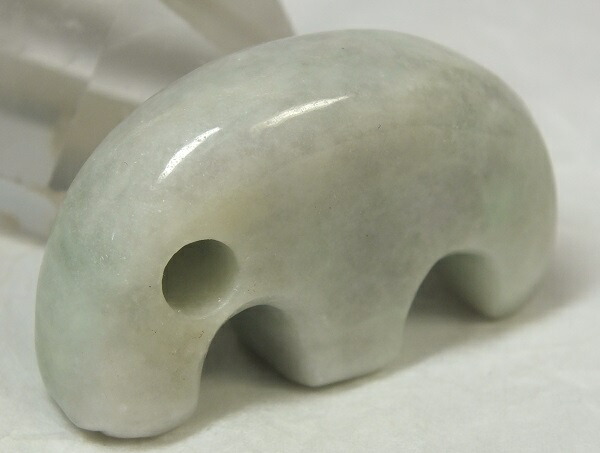 ■龍香堂■☆「国石」糸魚川翡翠（ひすい）獣型勾玉４３ｍｍ（ｈ15）