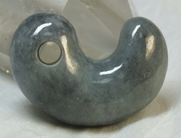 ■龍香堂■☆「国石」糸魚川翡翠（ひすい）勾玉３３ｍｍ（ｈ65）
