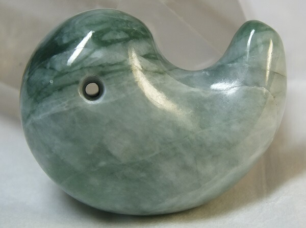 国石　糸魚川翡翠　双体子持ち勾玉 imgrc0082366865.jpg