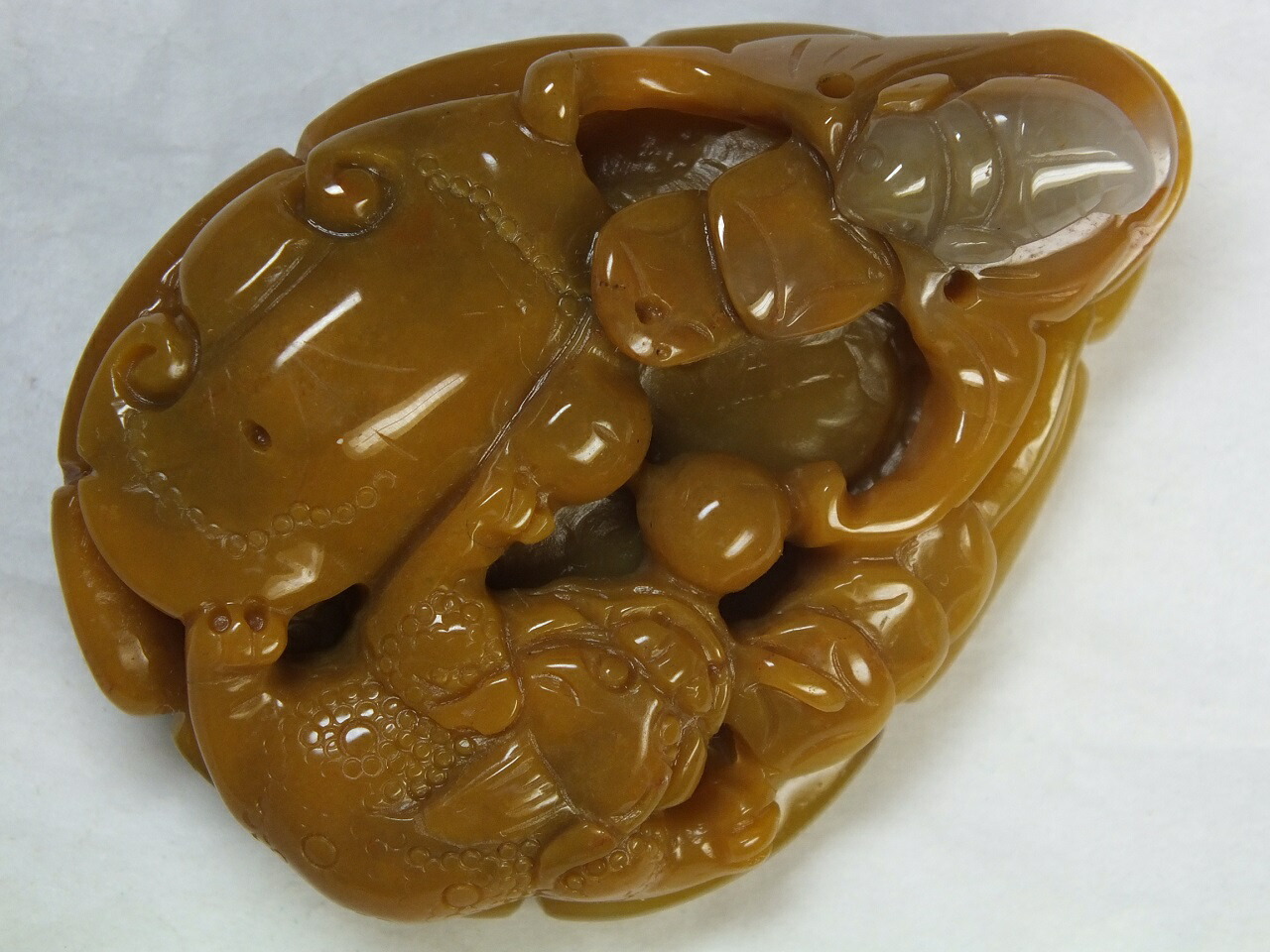 ■龍香堂■☆和田（ホータン）黄玉「三脚ガマ」５８ｍｍ（ｖ1）