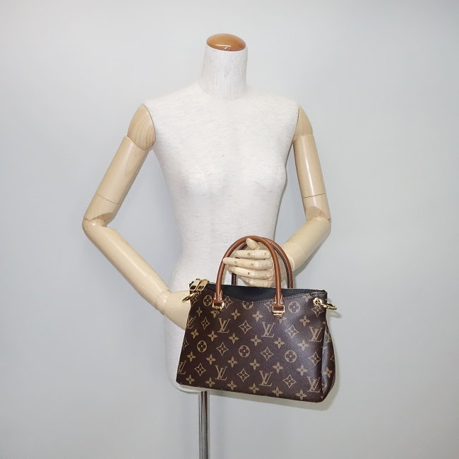 auc-kaneki: ★ Louis Vuitton LOUIS VUITTON ★ handbag / Monogram / Pallas BB / Noir | Rakuten ...