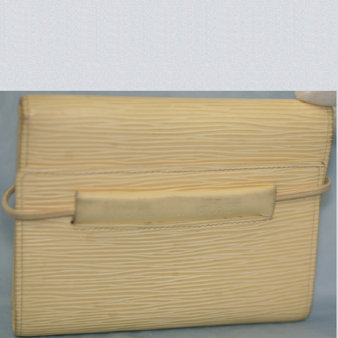 【中古】本物綺麗L/Vエピのヴァニラ色のパース,エラスティックM6346A 14cm3つ折小ぶりの開閉部分のゴム式の財布 ○C8-585|質カラーズ
