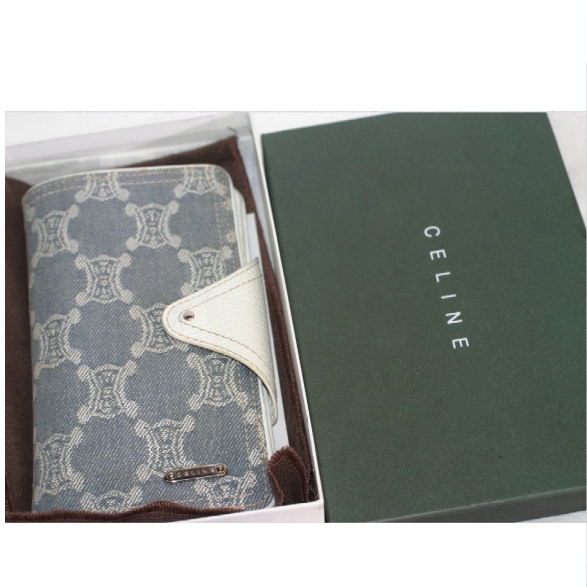 【中古】本物綺麗セリーヌ女性用グレーロゴマークジャージ素材x白ボコボコした革素材長財布　サイズW18H10D2,5cm仙台の直営店で購入　〇C13-47｜質カラーズ