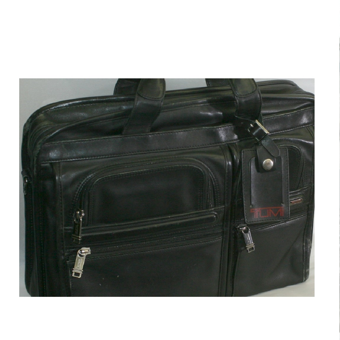 美品　トゥミ TUMI ビジネスバッグ ブリーフケース 26060D4 PC収納 楽天市場】【新品未使用品】【バッグ】TUMI トゥミ スモール