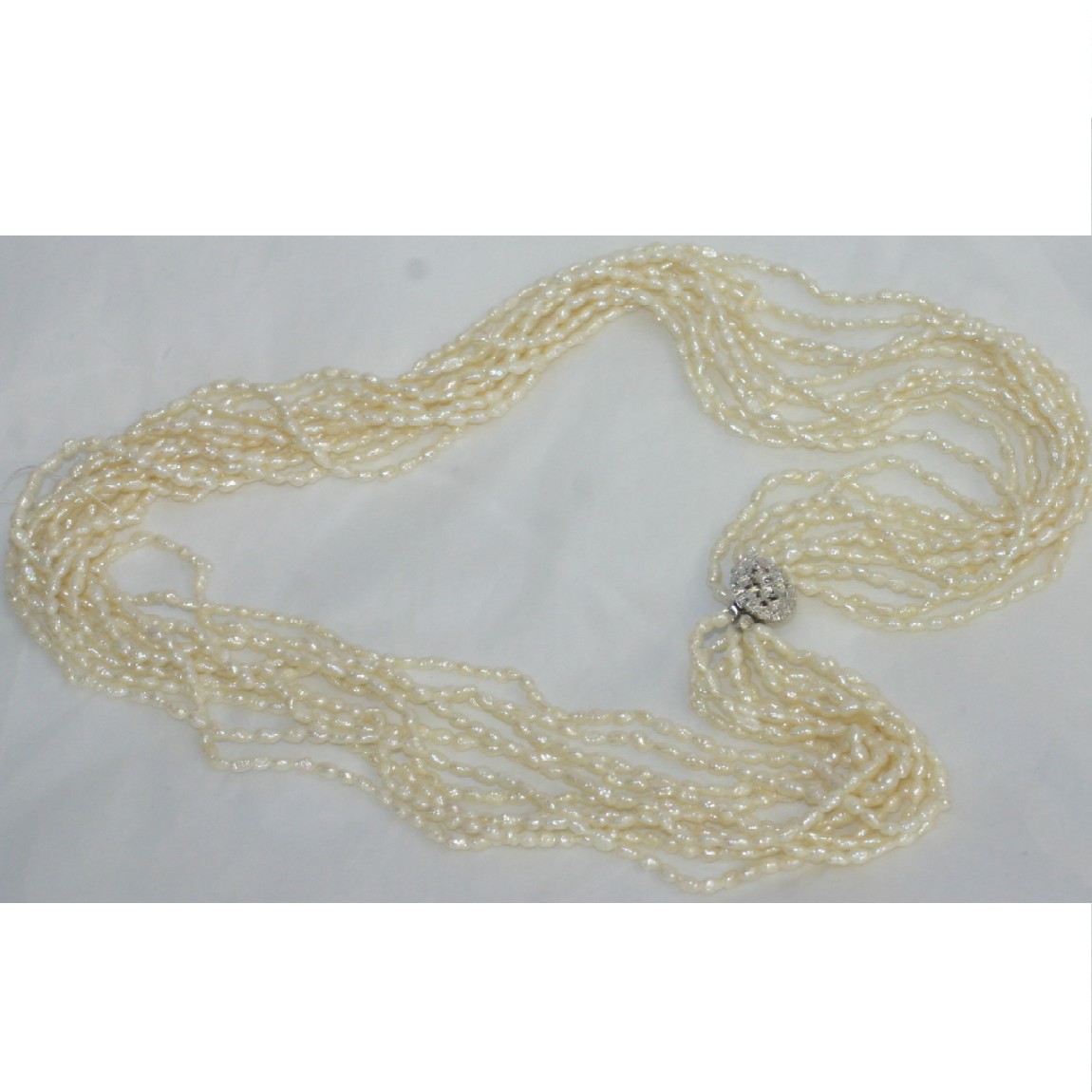 【中古】綺麗女性用シルバー素材の丸い留金具を使用した珍しい10連淡水ネックレス サイズ幅2cm、全長61cm ○B13-98-1|質カラーズ