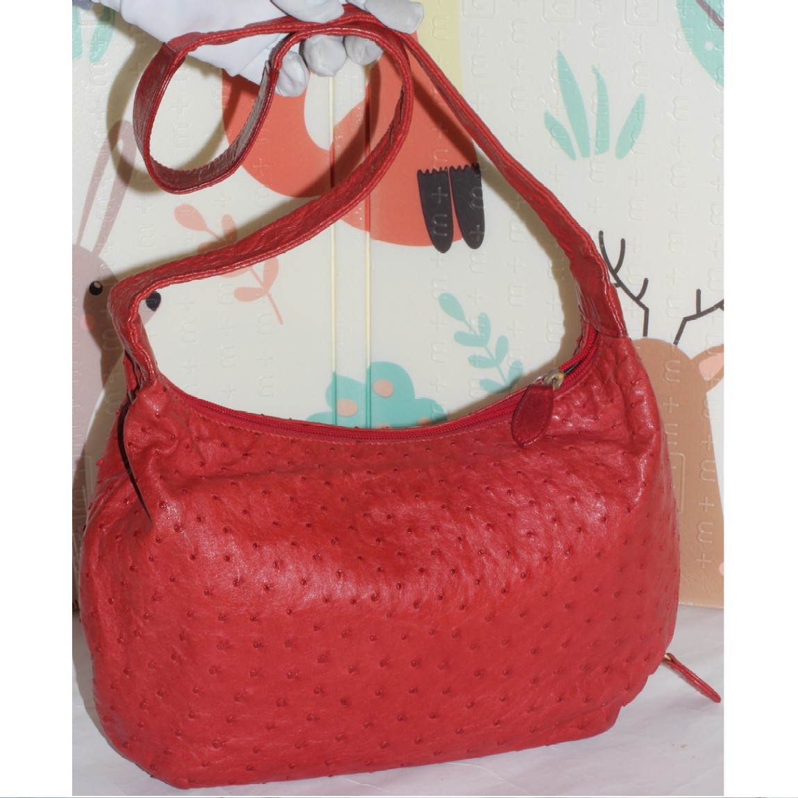 【中古】本物綺麗EVANAの女性用高級感漂う赤いオーストリッチ素材のショルダーバッグ　サイズW34H21D8,5cm　〇C18-182-1　ろ 2F6｜質カラーズ