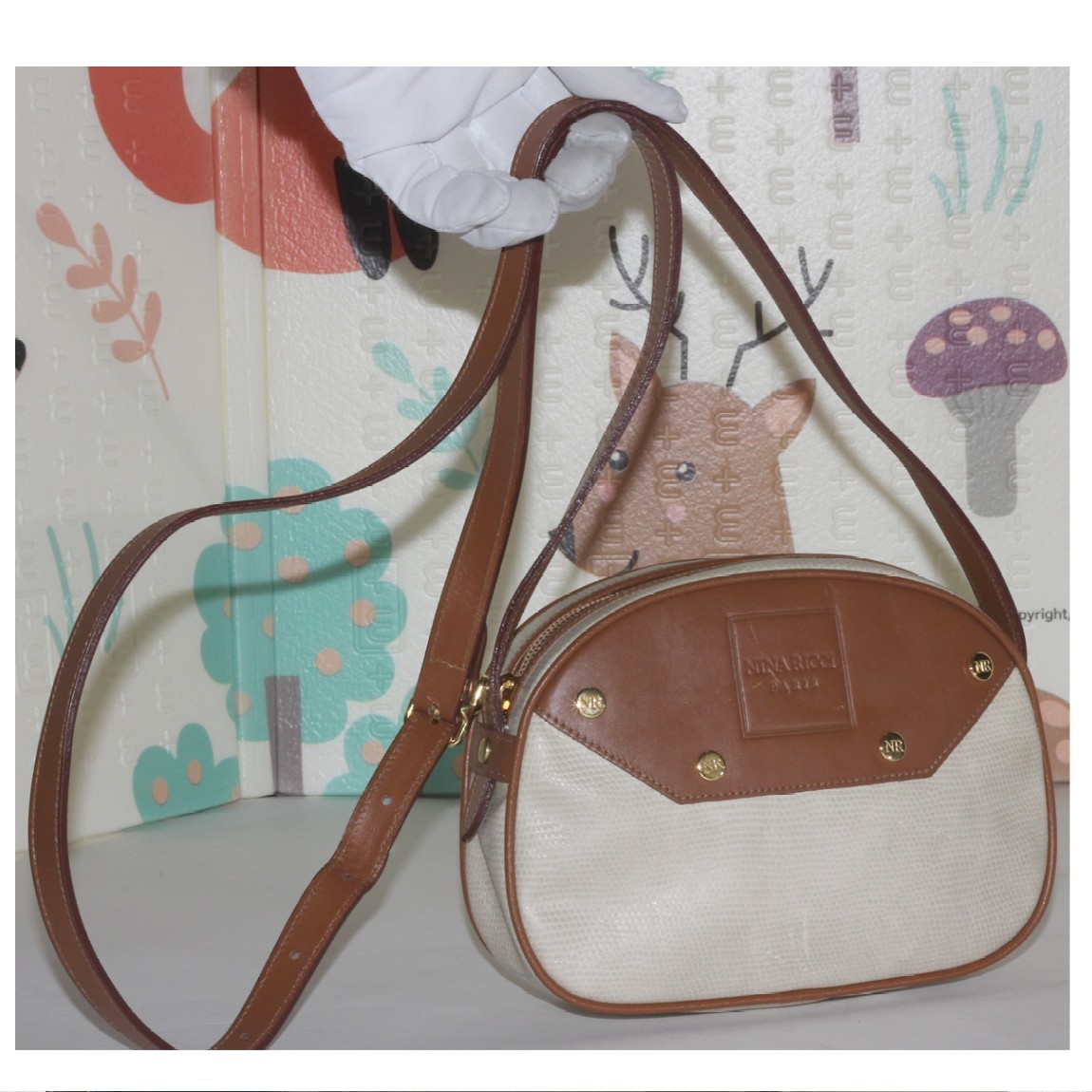 【中古】本物抜群に綺麗NINA RICCIニナリッチの女性用のイタリー製の斜め掛け可能なショルダーポーチ　サイズW20H14,5D5cm　〇C12-174-3　保管場所2-15｜質カラーズ