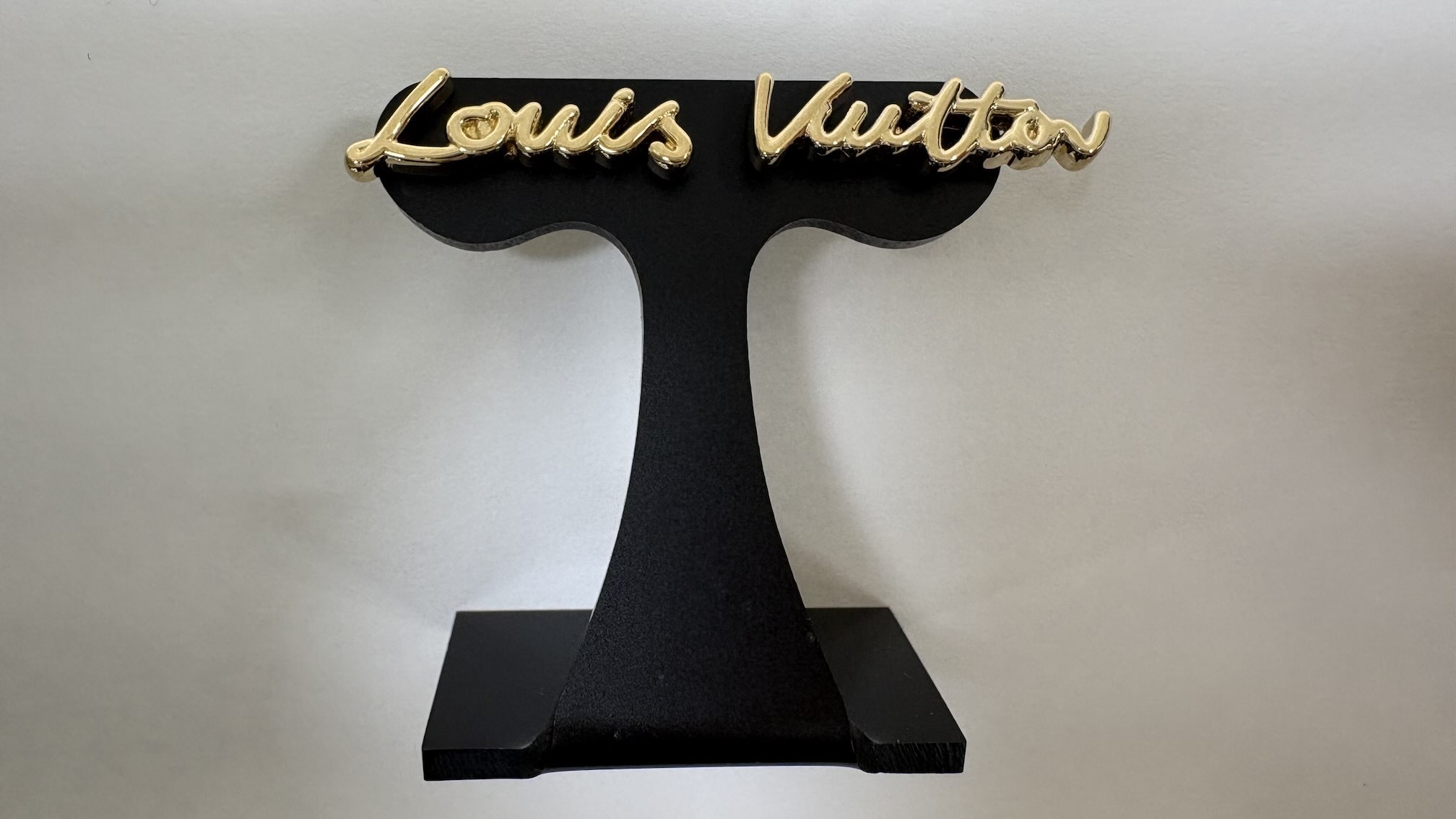 ルイヴィトン LOUIS VUITTON ピアスLVスクリプト M03521 【中古】 【ピアス 】【送料無料】