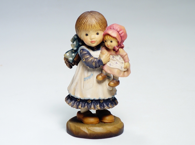 【楽天市場】ANRI アンリ 木製 木彫り人形 SARAH KAY サラ ケイ 女の子と操り人形 10cm 少女 フィギュリン 置物