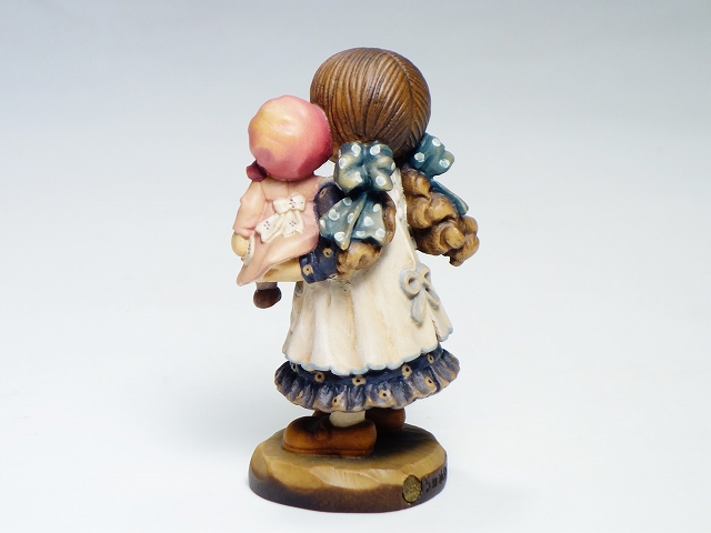 【楽天市場】ANRI アンリ 木製 木彫り人形 SARAH KAY サラ ケイ 女の子と操り人形 10cm 少女 フィギュリン 置物