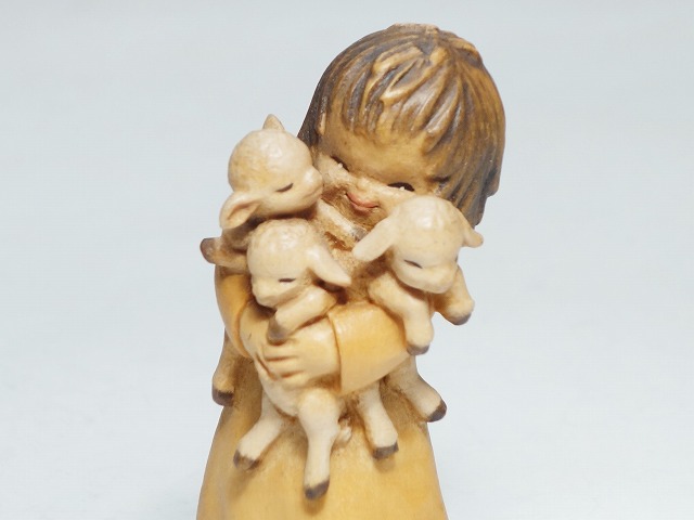 ANRI 木彫り人形 少女 女の子 アンリ フィギュア フィギュリン