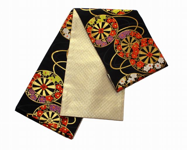 正絹七歳用袋帯 J0311-10 貨物輸送無料 少々難あり 黒地の祝賀会帯 七才用御嬢さんの帯 日本製 お仕立てもの（かがり）無料 七五三用の帯