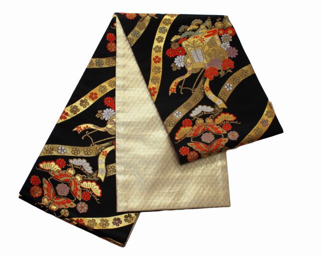 正絹七歳用袋帯 J0311-12 貨物輸送無料 少々難あり 黒地の祝賀会帯 七才用御嬢さんの帯 日本製 お仕立てもの（かがり）無料 七五三用の帯