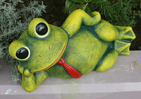 ポルトガル製 輸入雑貨 カエル 蛙 飾り付け オブジェ 瀬戸もの 脇寝カエル ガーデニング 縁起物 ラッキーアイテム 手メイド Pto 528g 送料込み Nobhillmusic Com