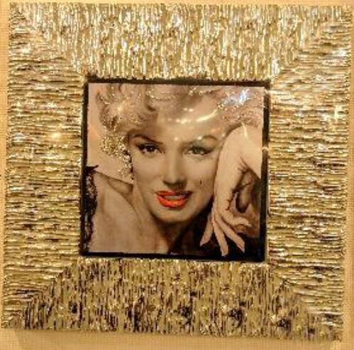 イタリア製 輸入雑貨 アートフレーム 額絵 マリリン モンロー Marilyn Monroe リビングスタジオ 直輸入 お熱いのがお好き シルバー額 1414-629 送料無料