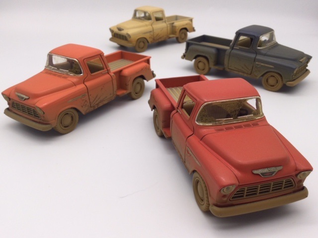レア!!シボレー サバーバン 1/36 リフトアップミニカー 4台セット レア!!シボレー サバーバン 1/36 リフトアップミニカー 4台