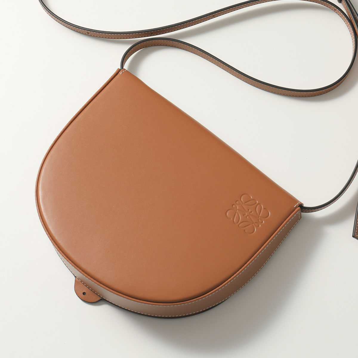 Loewe ロエベ 109 54 V01 Bolso Heel ロエベ ヒール ミニ バッグ ミニ バッグ レザー ショルダーバッグ ポシェット 2530 Tan 鞄 レディース インポートセレクト Musee 年秋冬新作