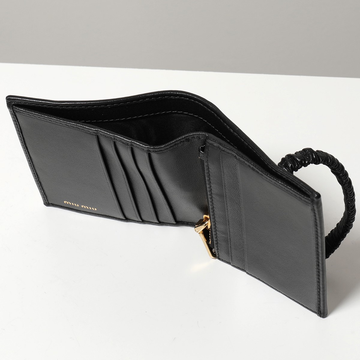 楽天市場 1 000円offクーポン対象 18日限定 Miumiu ミュウミュウ 5mv023 2dlg カラー2色 ナッパレザー 二つ折り財布 バンド付き メタルロゴ スモール ミニ財布 レディース インポートセレクト Musee