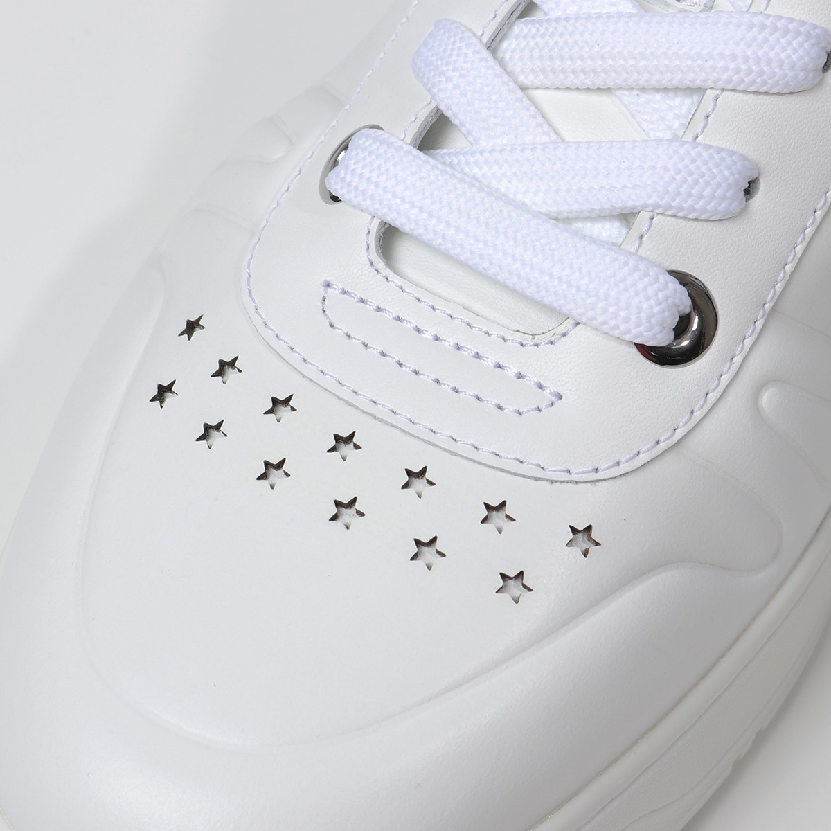 即納 全国送料無料 Jimmychoo Hawaii M グリッター付き レースアップ スニーカー 白 即発送可能 Www Premiervbleague Com