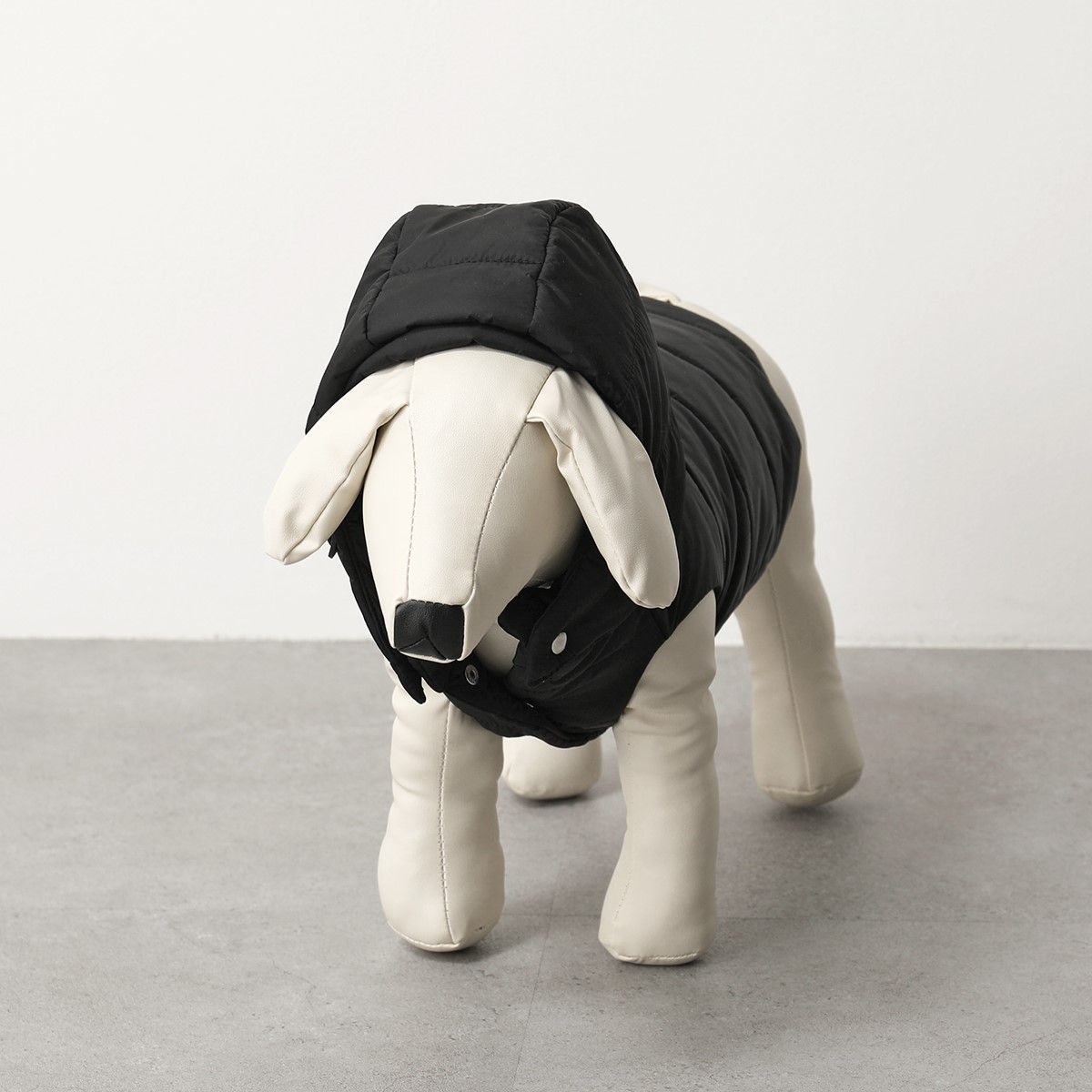エントリーでポイント最大8倍 5日21時 23時59分まで 2dmi ドッグウェア ナイロン Prada フード付 犬用 ドッグウェア ペット用品 2yx005 犬用 パファーコート トライアングルロゴ F0002 Nero インポートセレクト プラダ ドッグウェア Musee
