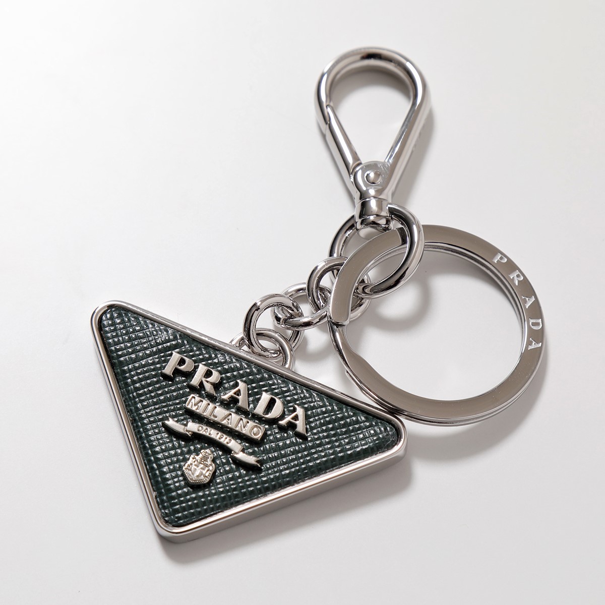 Prada プラダ キーリング 2pp080 053 メンズ サフィアーノレザー キーホルダー バッグチャーム F077u Smeraldo 希望者のみラッピング無料