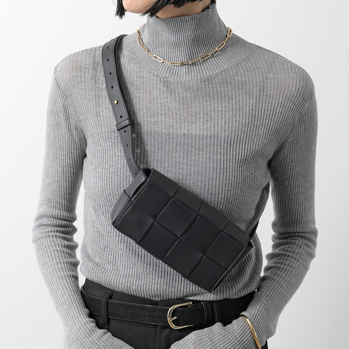 極美品 BOTTEGA VENETA ボッテガ カセット ボディバッグ レザー CASSETTE（BOTTEGA VENETA） 送料無料 ボッテガ・ヴェネタ
