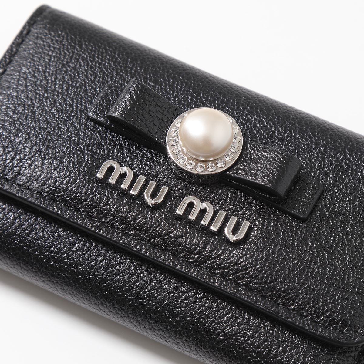 新品】miumiu♡マドラスパール キーケース 折り財布 黒 ミニ財布 | www