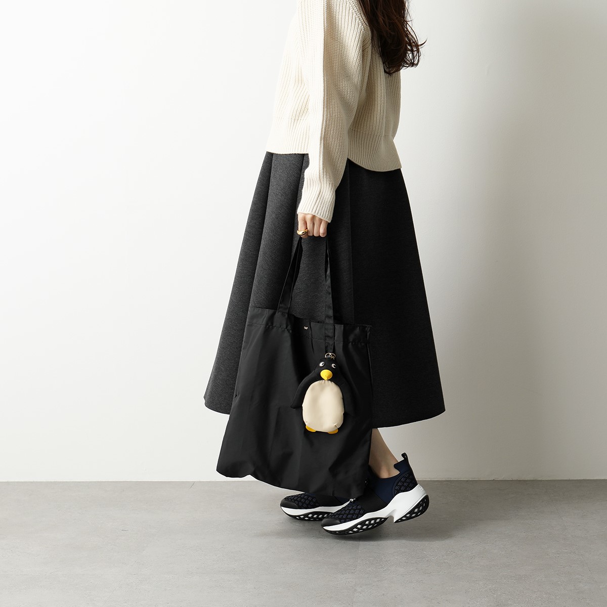 アニヤハインドマーチ　 Charm Shopper エコバック アニヤ・ハインドマーチ」がついにオリジナルの“ユニバーサルバッグ”を