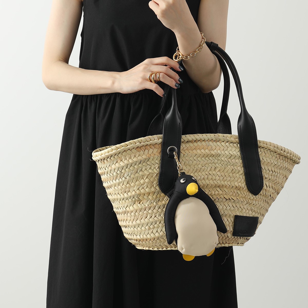 ANYA HINDMARCH アニヤハインドマーチ トートバッグ Charm Shopper