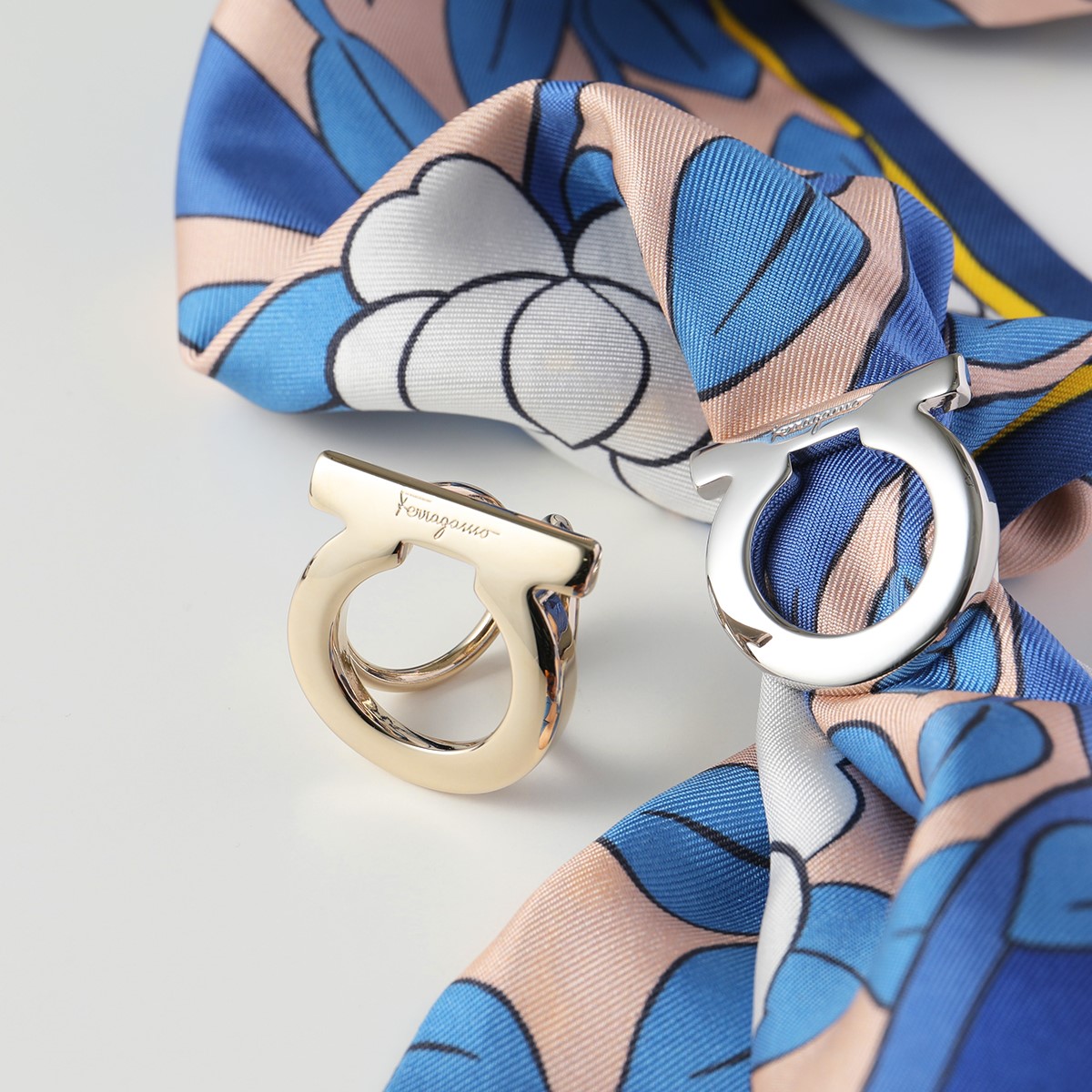 楽天市場】SALVATORE FERRAGAMO フェラガモ スカーフリング 76 9411 