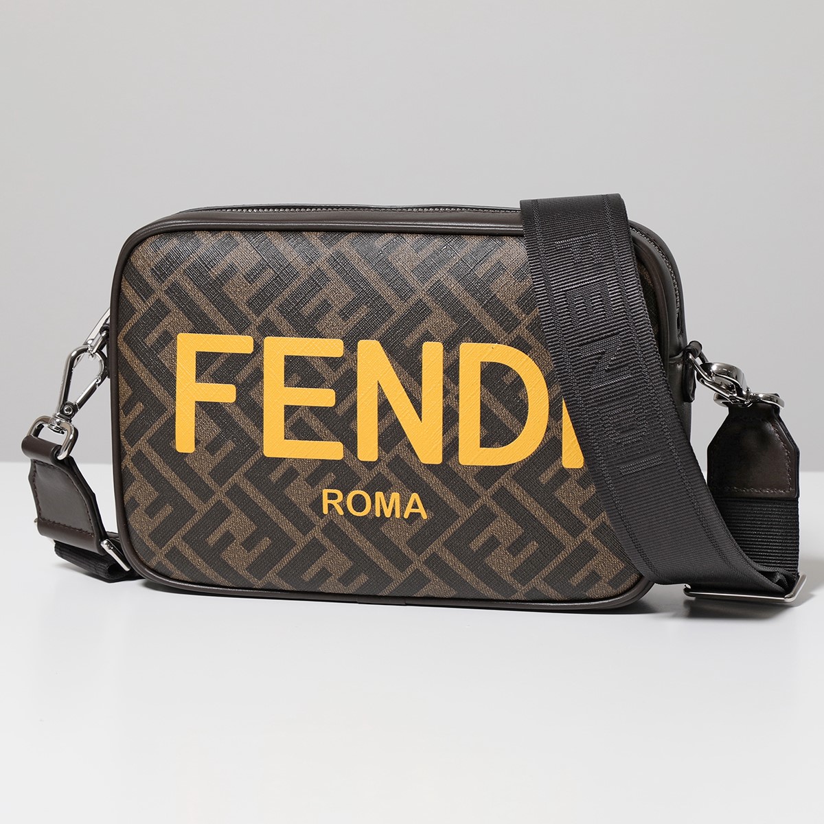 楽天市場】FENDI フェンディ ショルダーバッグ CAMERA CASE MEDIUM