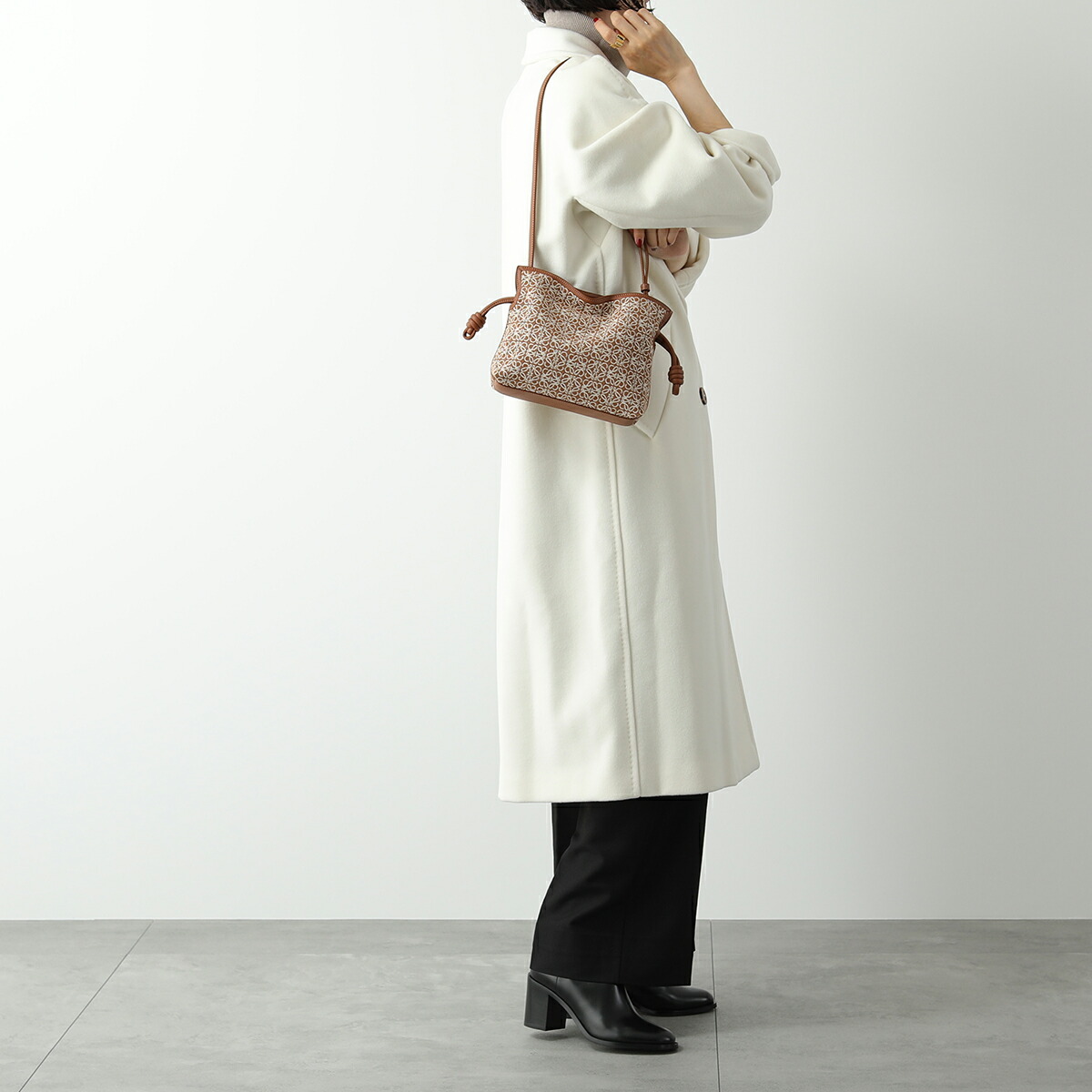 ロエベLOEWE フラメンコミニ クラッチ ショルダー斜め掛け 2way 2022春 